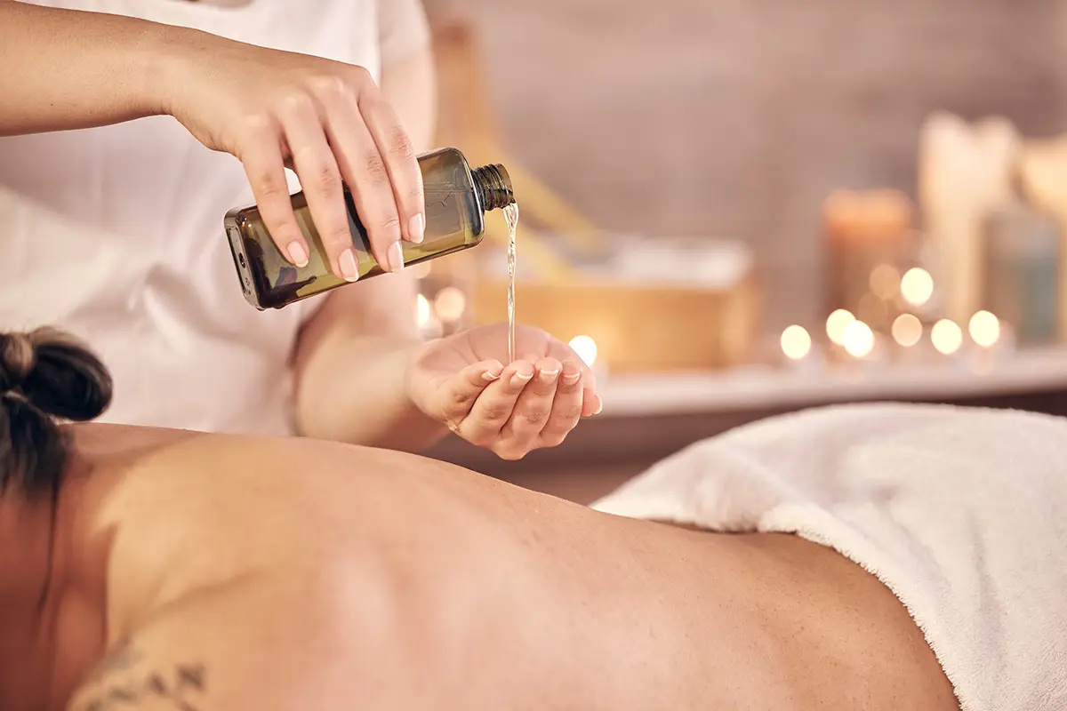 Img - Oneness - Oil Massage - 3